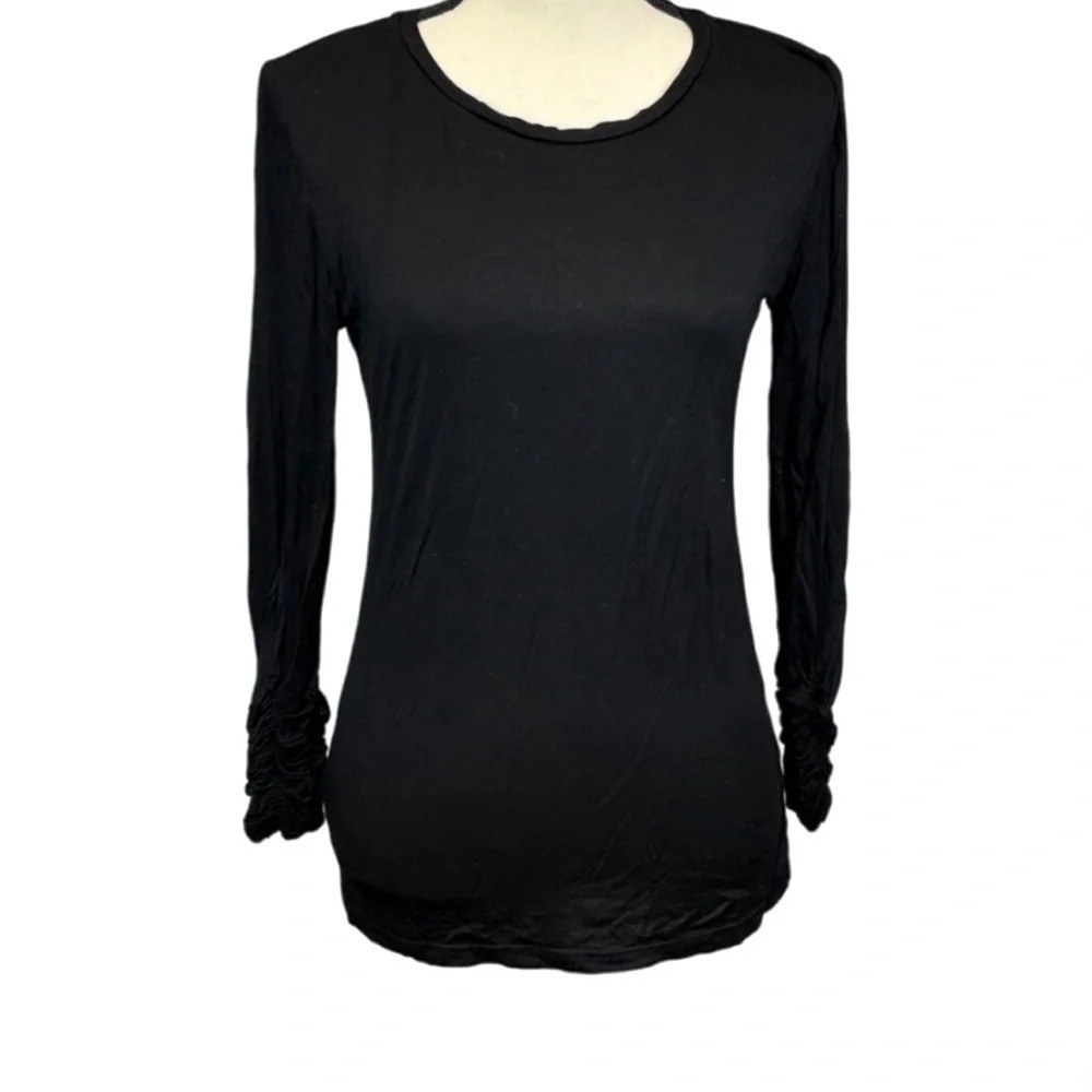 Coco + Carmen Scoop Neck Shirt